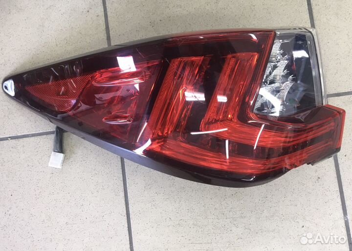 Фара задняя левая Lexus RX 4