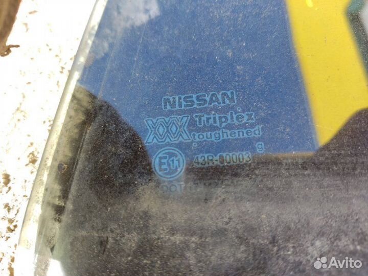 Стекло заднее правое Nissan Primera P10 седан 1.6I