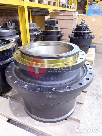 Редуктор хода Hitachi ZX520LCH-3F 9251680