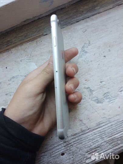Телефон iPhone 6s
