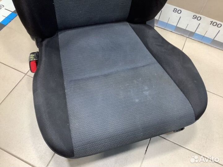 Сиденье переднее левое Suzuki Sx4 седан M16A 2008
