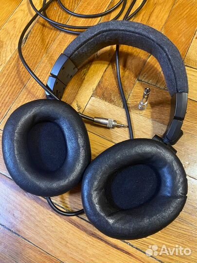 Студийный микрофон akg p400