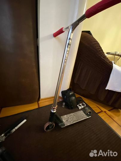 Трюковой самокат кастом парк