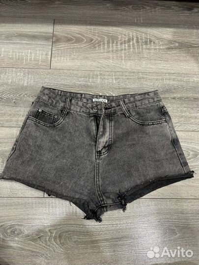 Джинсовые шорты