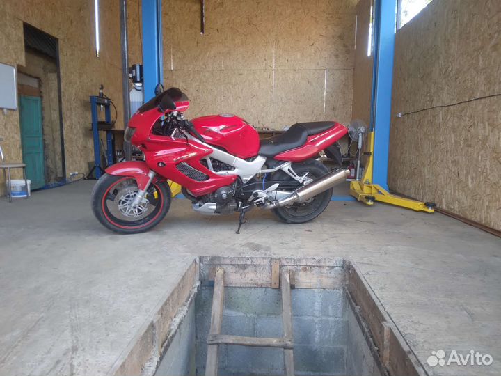 Honda vtr1000f