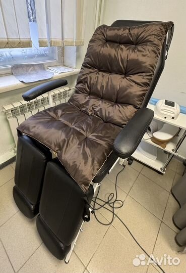 Педикюрное кресло, кушетка