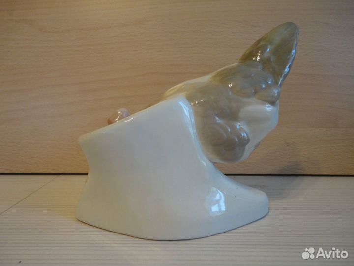 Статуэтка - карандашница (фарфор)