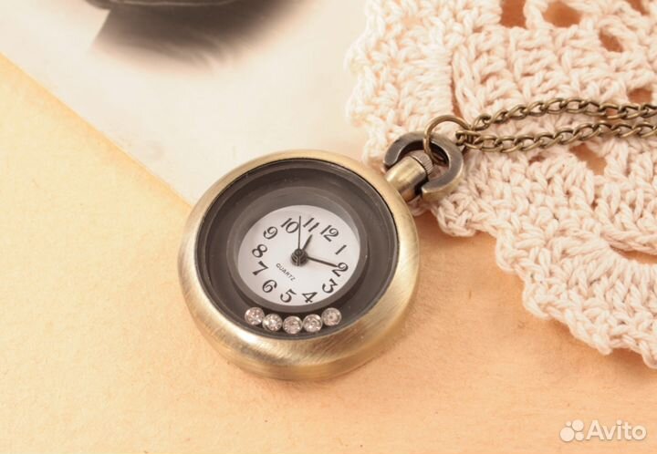 Часы-подвеска №27 Стразики