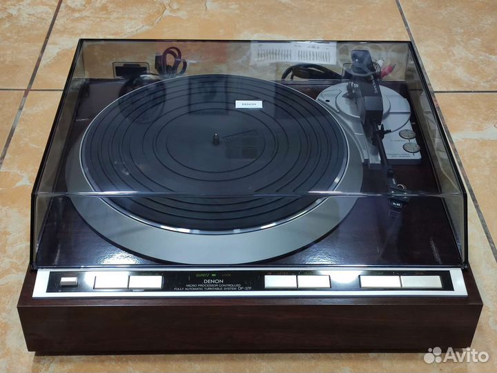 Виниловый проигрыватель. Denon DP-37F