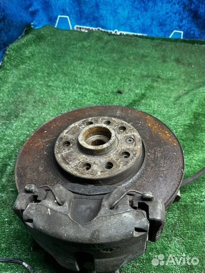 Кулак поворотный передний правый Opel Vectra B