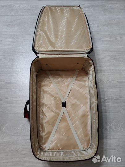 Чемодан на колесах большой