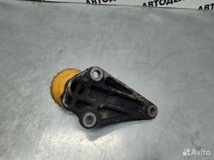 Кронштейн двигателя Audi A6 (C5) TDI 2001 г.в