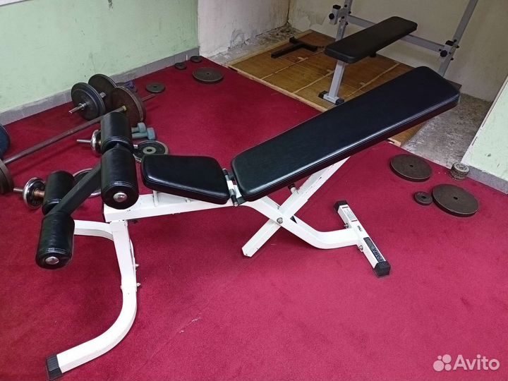 Жимовая скамья