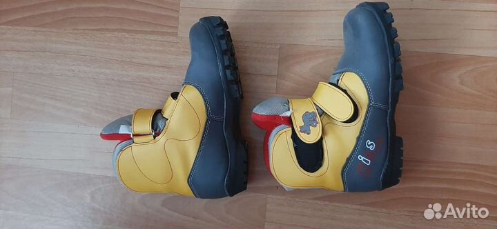 Лыжные ботинки