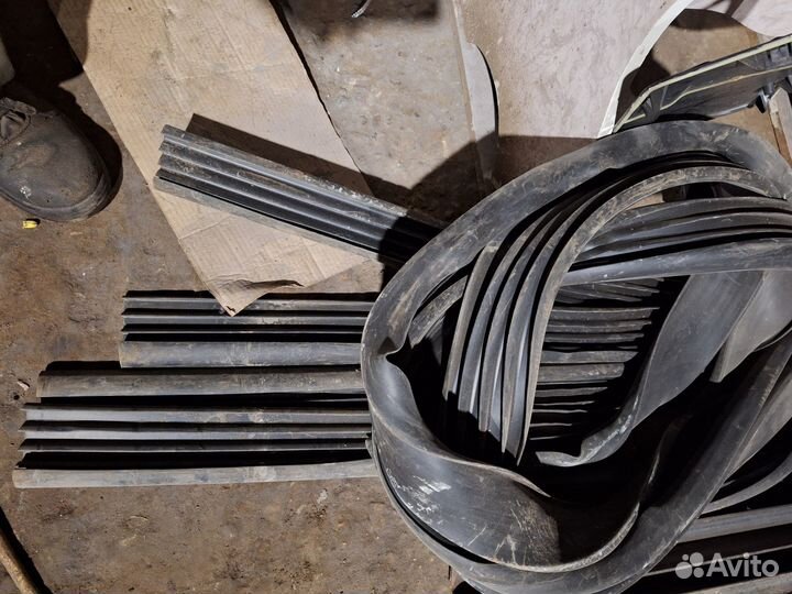 Уплотнитель на ворота рефрижератор