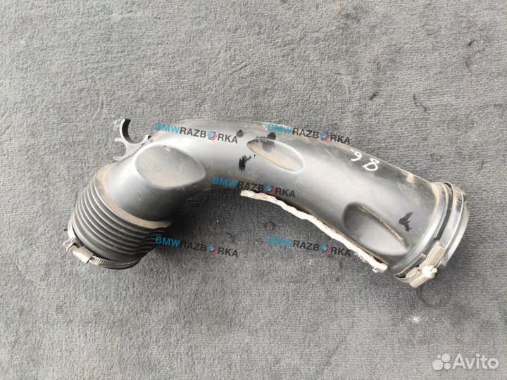 Патрубок чистого воздуха (к турбине) BMW 6 8514090