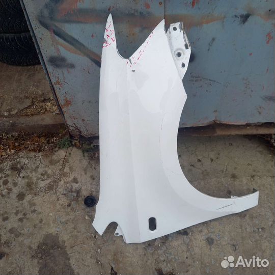 Крыло переднее правое на volkswagen polo 5