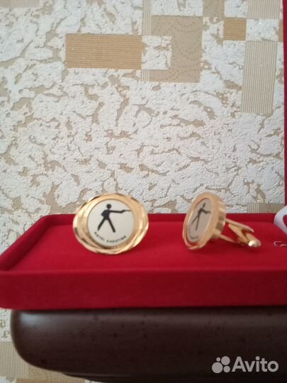 Продаю запонки мужские