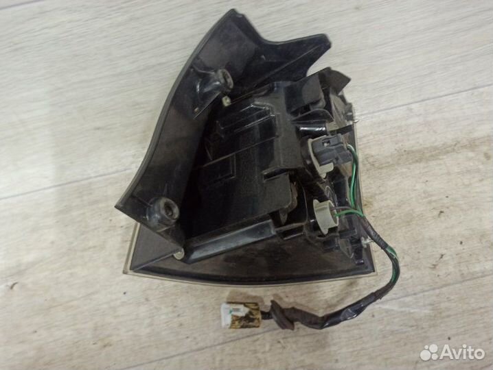 Фонарь задний левый Mitsubishi Outlander Xl 2007