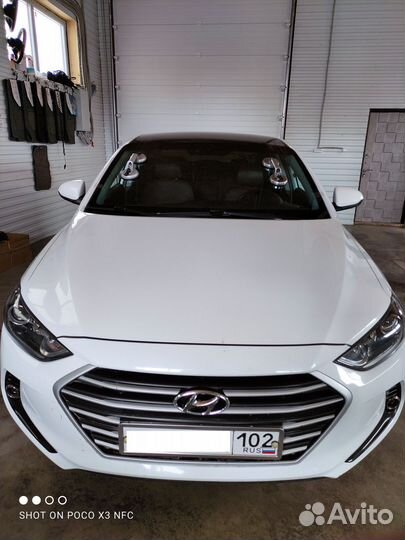 Лобовое стекло Mazda 323 / Familia (1998-03)