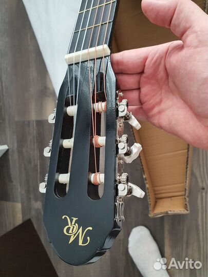 Гитара новая 