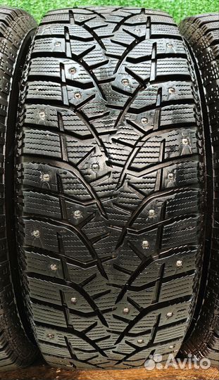 Bridgestone Blizzak Spike-02 215/60 R16