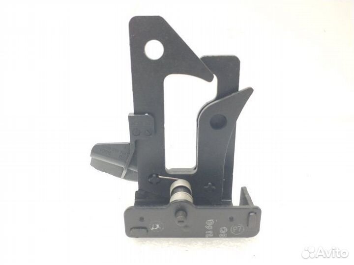 Крюк замка капота Mercedes-Benz Cls-Class W218