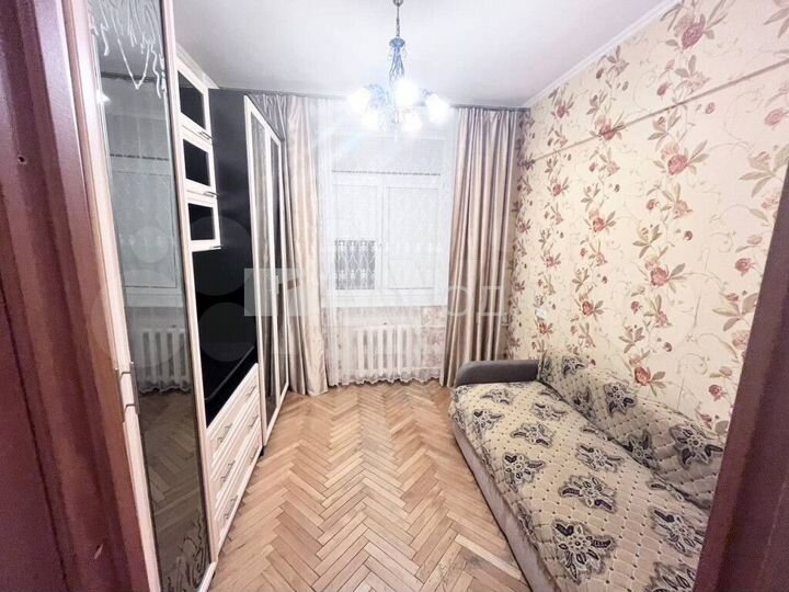 Комната 12 м² в 4-к., 7/8 эт.