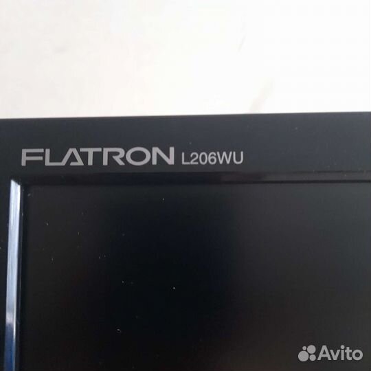 Монитор LG flatron L206WU