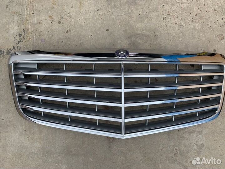 Решетка радиатора Mercedes-Benz E-Class W211