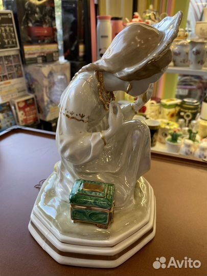 Статуэтка редкая фарфор дулево 1960 год