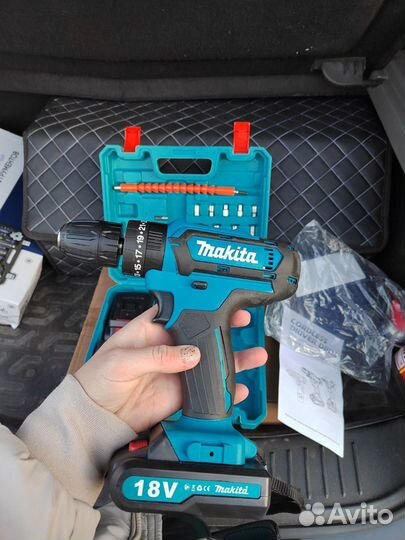 Шуруповерт makita