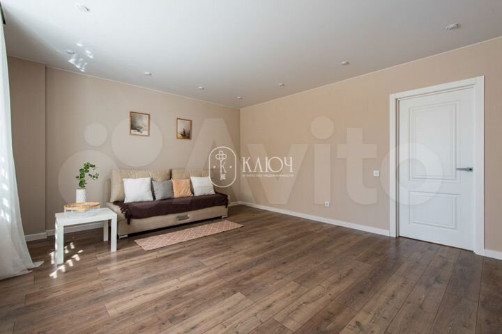 2-к. квартира, 70,6 м², 1/14 эт.