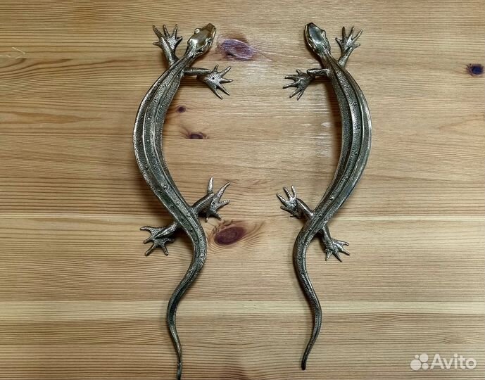 Дверная ручка «ящерица»