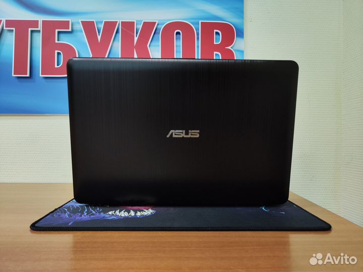 Ноутбук Asus / 4 ядра / как новый / ssd