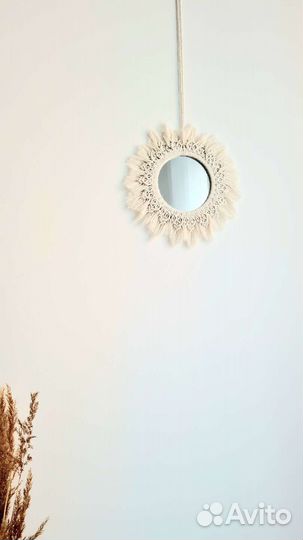 Настенное зеркало