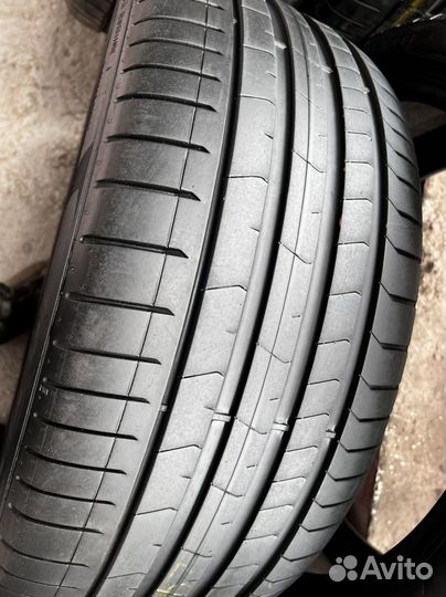 Pirelli P Zero PZ4 315/30 R22 и 275/35 R22