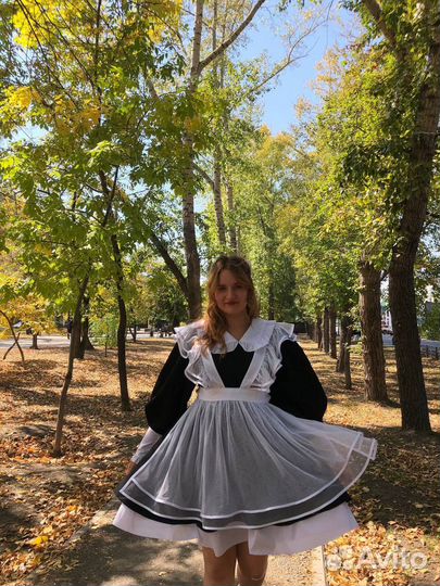 Белый школьный фартук