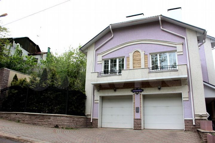 Коттедж 415 м² на участке 5,6 сот.