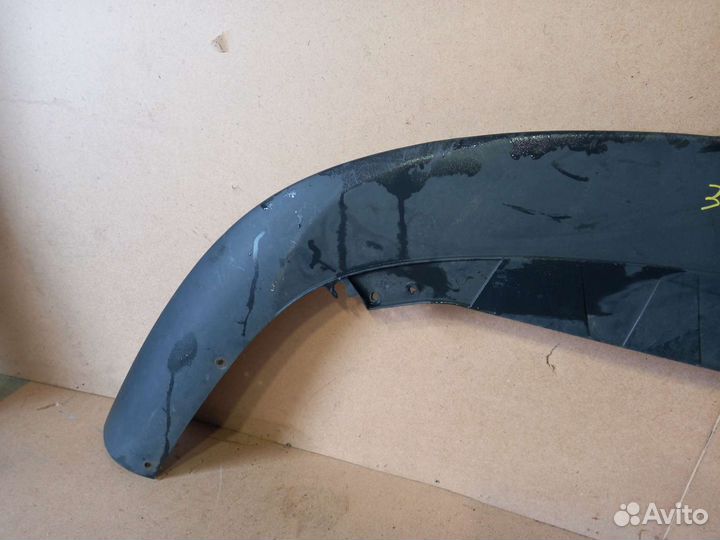 Губа переднего бампера Passat b6