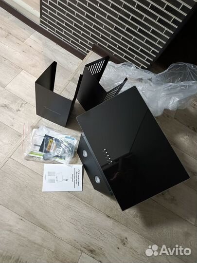 Кухонная вытяжка Schsub lorenz