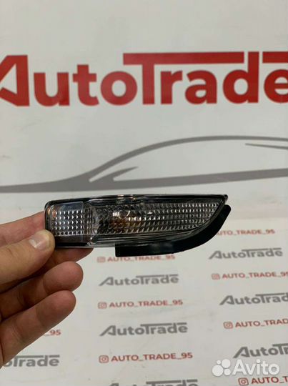 Поворотник зеркала Тойота Камри 55