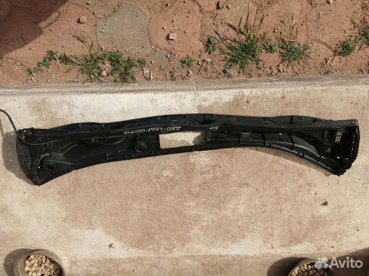 Жабо nissan leaf AZE0 ZE0 правый руль