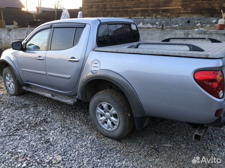 Mitsubishi L200 2.5 AT, 2014, 198 000 км