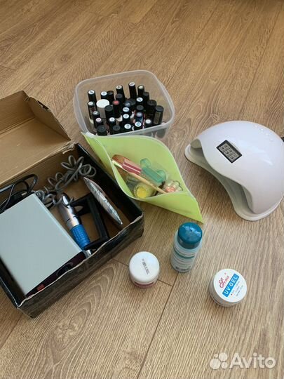 Маникюрный набор с лампой