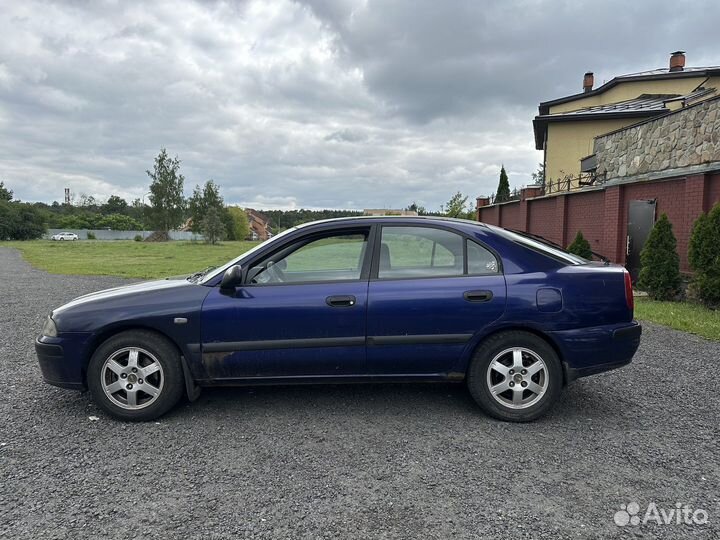 Mitsubishi Carisma 1.6 МТ, 2003, 290 000 км