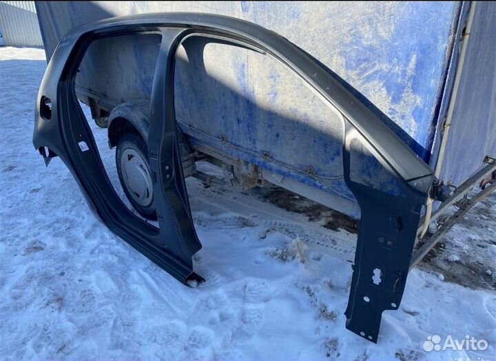 Боковина правая Volkswagen Golf 7 2012-2019