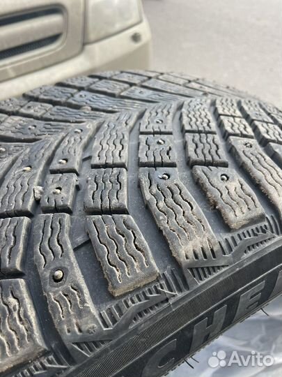 Michelin X-Ice North 4 275/45 R21 и 315/40 R21