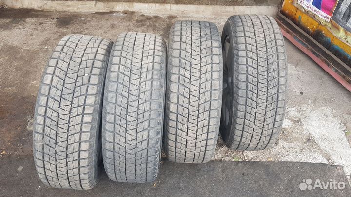 Bridgestone Blizzak DM-V1 235/55 R18