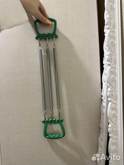 Эспандер пружинный СССР зеленый